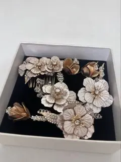 ウェディング ヘッドドレス 3点セット ゴールドフラワーのサムネイル