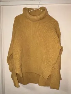 マスタードカラー ハイネックニット