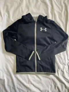 Under Armour 黒 フード付きパーカー YMD