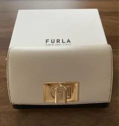 2025年最新】FURLA カラー：ホワイト系 三つ折り財布の人気
