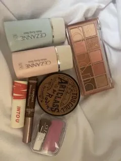 CEZANNE アイシャドウパレット & メイクアップセット