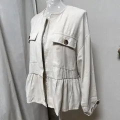 新品タグ付　ZARA ジャケットボレロ　ベージュ系　 ペプラム丈　大きめのサムネイル