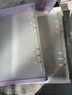 ダイソー　100均　6リングファイル A5ジッパー付きパープル　白　2個セット