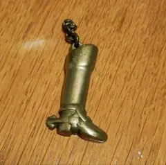 REGALの金属チャーム　ブーツ型