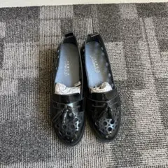 ブラック 穴あき　ローファー リボン付き