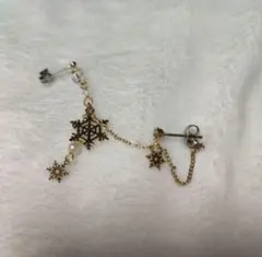 ※【新品未使用】雪の結晶デザイン ピアス(片耳用)