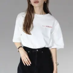 ボンジュールサガン　【汗染み防止】AUREATE ワンポイントTシャツ　レッドのサムネイル