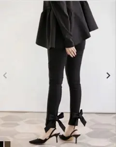 【新品タグ付き】フィットモア　バックリボンストレッチパンツ