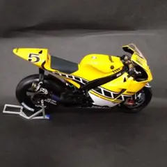 MINICHAMPS　Yamaha YZR-M1 1/12スケール 　箱無しのサムネイル