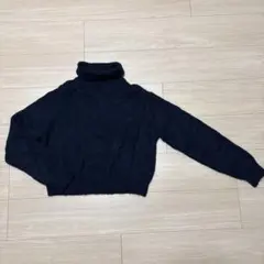 UNIQLO ダークグレー タートルネックセーター