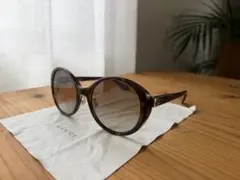 希少・美品】GUCCI サングラス GG0370SK 002 - メルカリ
