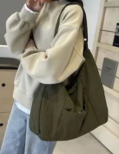 【美品】大きめショルダーバッグ　カーキ色　斜め掛けバッグ　韓国