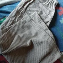 ユニクロ コーデュロイパンツ 150