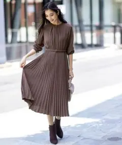 美品　anysis プリーツワンピース