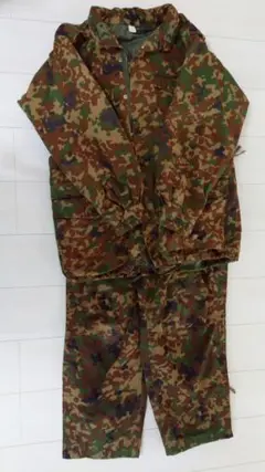 陸上自衛隊　OD防寒外被+中衣　PX品 傑作モデル品です！【自衛隊装備品】陸上自衛隊迷彩防寒戦闘服
