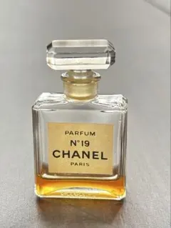 CHANEL N°19 パルファム ミニボトル - メルカリ