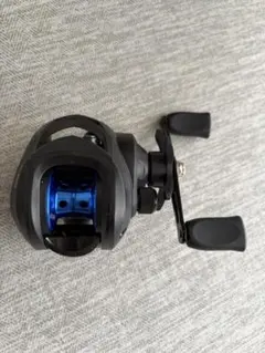 新品未使用ダイソーベイトリール AI-2000 ギア比5.3のサムネイル