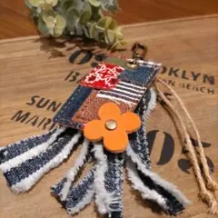 デニムリメイク☆お花付タッセルキーホルダー