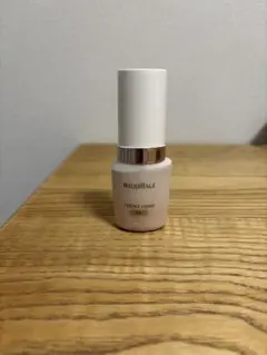 美品 MAQuillAGE エッセンスリキッドEX 00