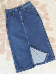 【GU】ブルーデニム　タイトスカート　スリット入り