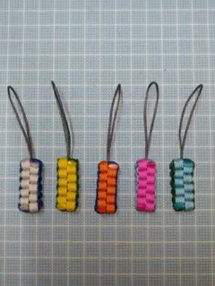 パラコード＊ジッパータブ＊キーホルダー＊ハンドメイド【ランダム】