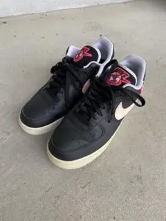Nike Air Force 1 ブラック/ピンク
