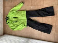 スキーウェア　サイズ調整可能　小学校低学年から150㎝まで