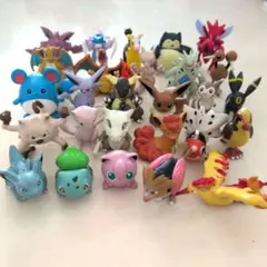 モンコレ初期フィギュア32体セット 任天堂ポケモン（最後のページに5体追加）