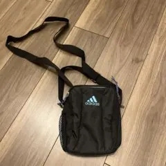 adidas ショルダーバッグ 黒 メッシュポケット付き