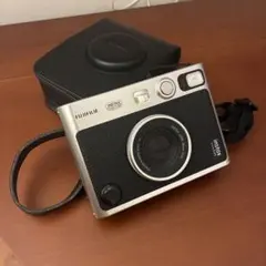 FUJIFILM XQ1 シルバー 動作確認済 バッテリー付 液晶縦線あり - メルカリ