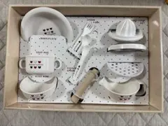 Akachan no Shiro ベビー食器11点セット +新品お食事エプロン