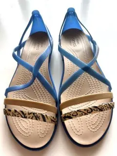 2/10値下げCrocs ストラップサンダル 青/ベージュ