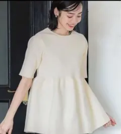 【匿名配送】新品coca クリーム色 フレア　ペプラム　ダンボール 半袖ニット