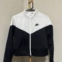 Nike ジップアップジャケット クロップド丈