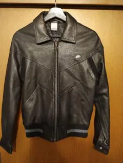 Nikeシープレザーシングルライダースジャケット黒ウインドランナーナイキ革 2025年最新】NIKE メンズ シングルライダースの人気アイテム - メルカリ