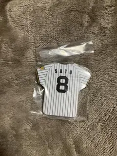 阪神タイガース 佐藤輝明 #8 缶バッチ - メルカリ