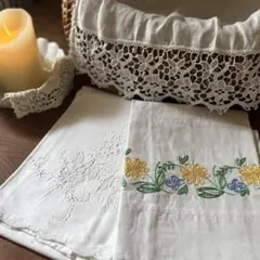 アンティークஐ⋆*花柄手刺繍のピロケース・2枚セット⑨ - メルカリ