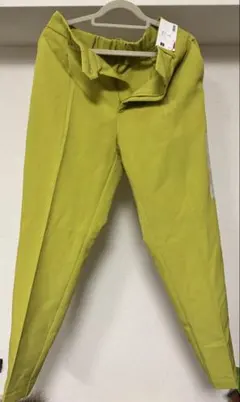 【新品未使用】 GU ストレッチ テーパードパンツ 52GREEN グリーン