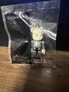 非売品　ベアブリック pez KAWS メディコムトイ 非売品 ベアブリック pez KAWS メディコムトイ - メルカリ