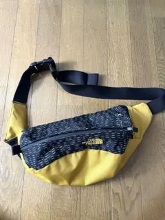 ノースフェイス ショルダーバッグ　THE NORTH FACE