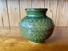 緑色陶器花瓶