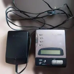 ジャンクSHARP MD-M11 ポータブルMDレコーダー 本体ACアダプター付のサムネイル