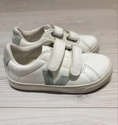 VEJA ホワイト/グリーン ベルクロスニーカーのサムネイル