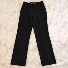 ブラックパンツ