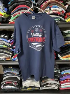 Victory Fireworks Tシャツ ネイビー