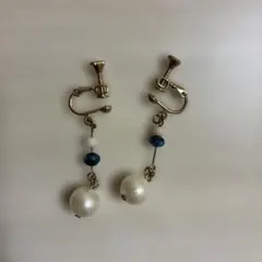 ホワイトブルー ビーズ フックイヤリング