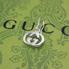 GUCCI グッチ インターロッキング ピアス アラベスク 片耳 シルバー 燻し 美品】GUCCI ピアス インターロッキングG 燻 片耳 アラベスク - メルカリ