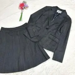 美品 自由区 スカートスーツセットアップ 40 シルク混 カシミヤ混 グレー