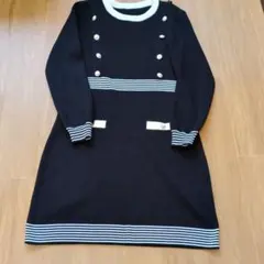 黒のストライプアクセント長袖ワンピース