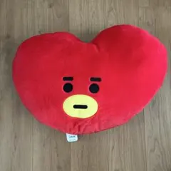 最終値下げ　 新品　BT21 TATA ハート型クッション　大